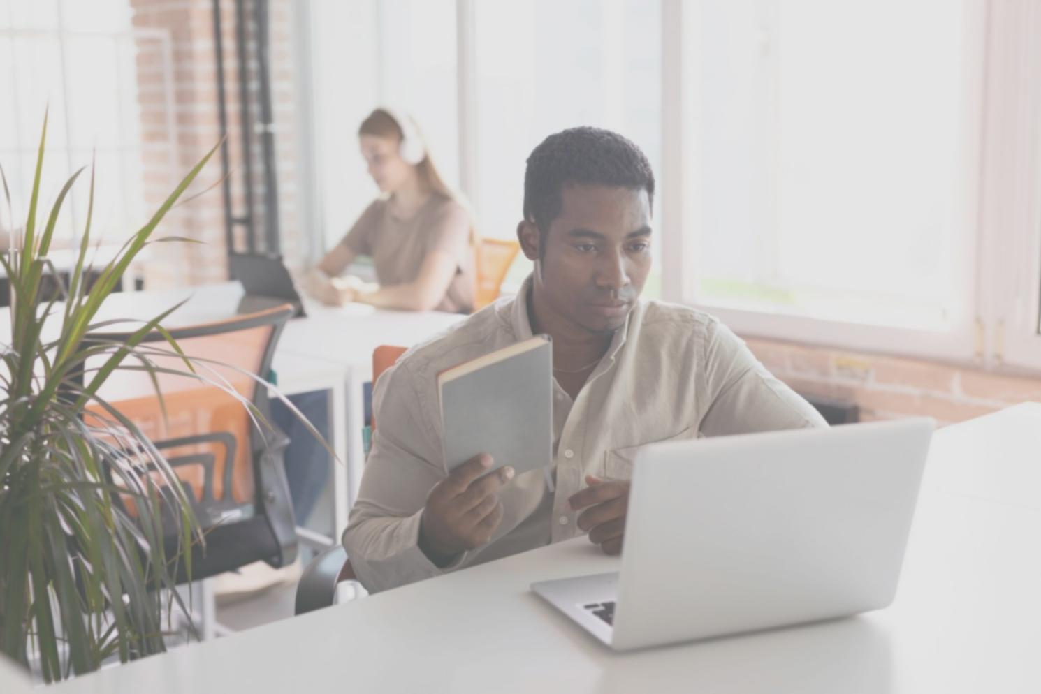 Sistema di ripetizione spaziata con materiali di studio organizzati